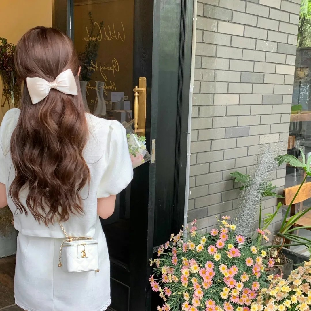 小黄花青草地